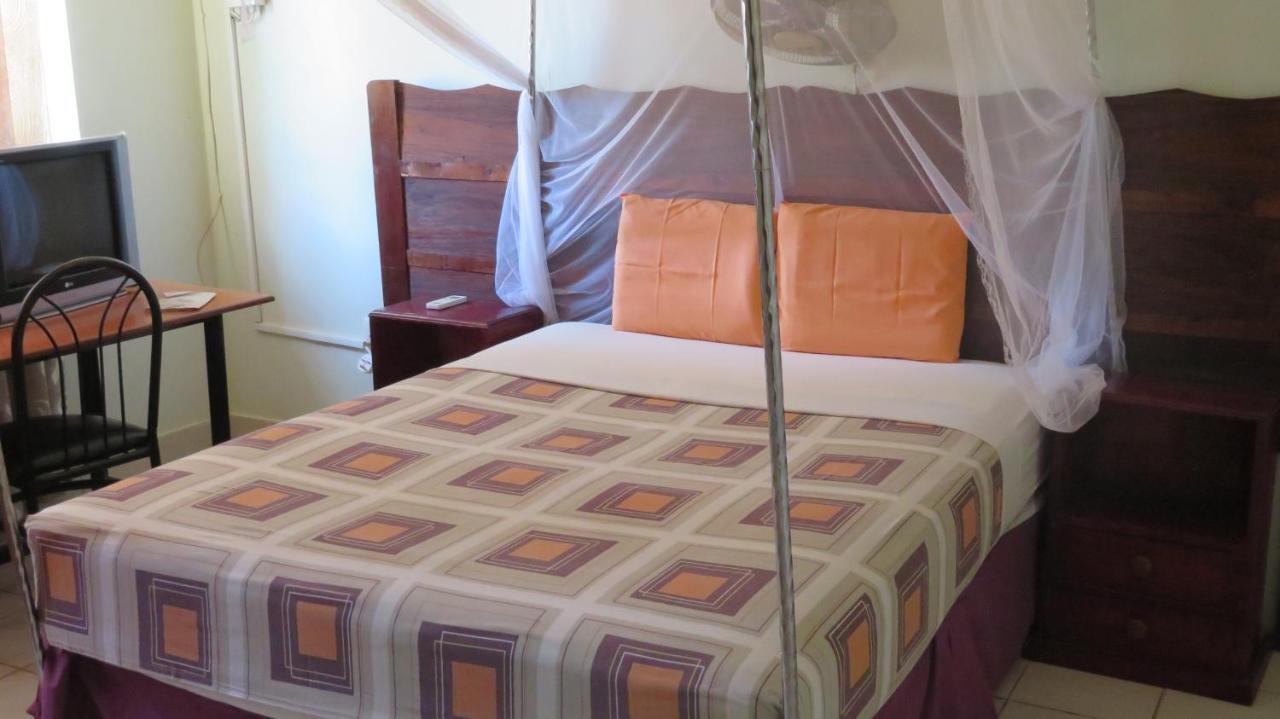 Global Village Hotel Pakwach Dış mekan fotoğraf