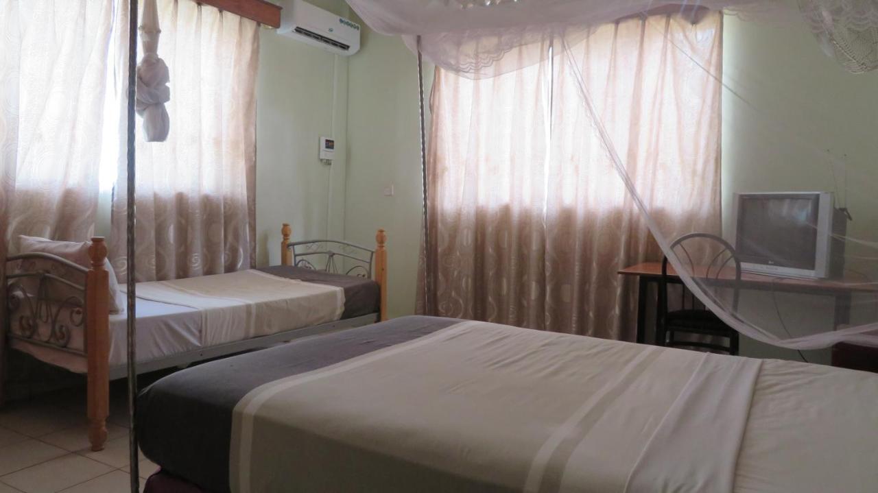 Global Village Hotel Pakwach Dış mekan fotoğraf