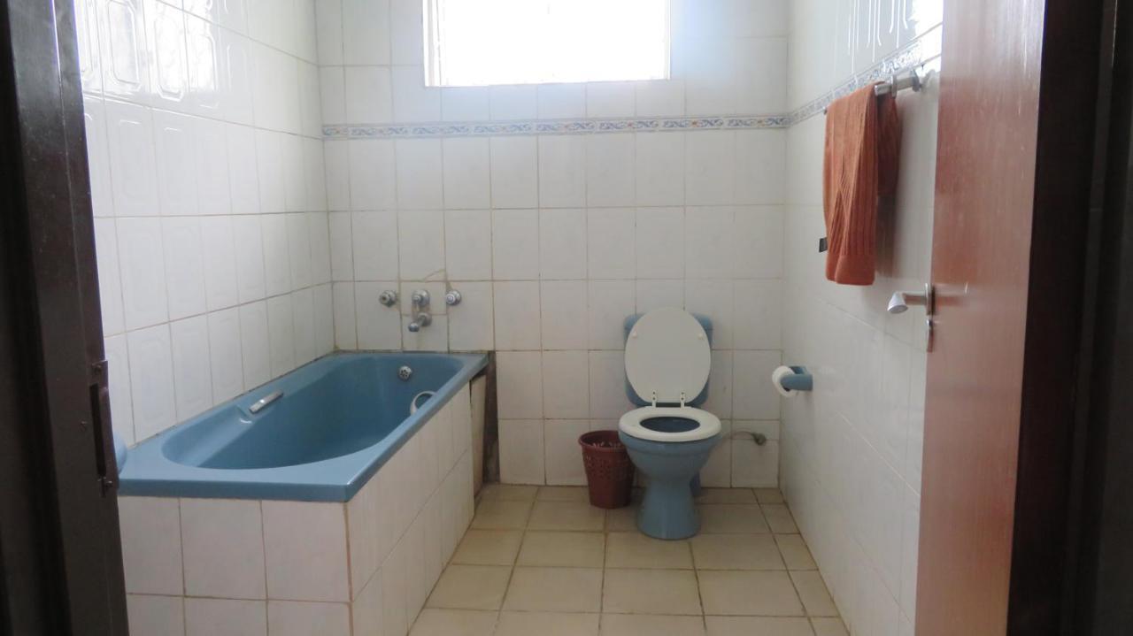 Global Village Hotel Pakwach Dış mekan fotoğraf