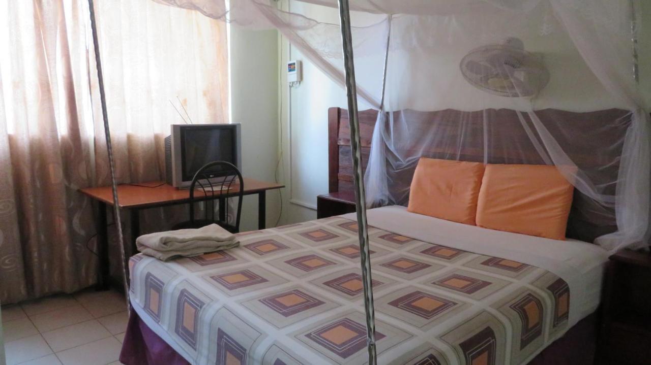 Global Village Hotel Pakwach Dış mekan fotoğraf