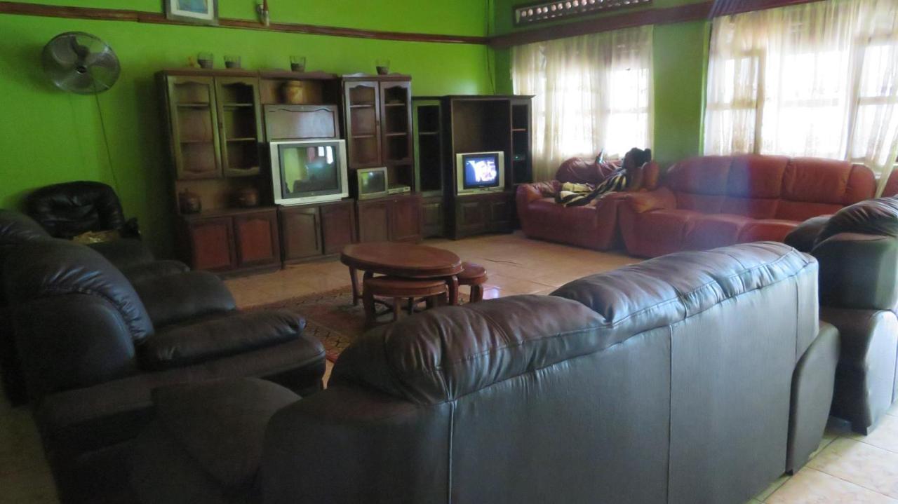 Global Village Hotel Pakwach Dış mekan fotoğraf